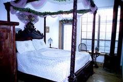   Gruene River Inn